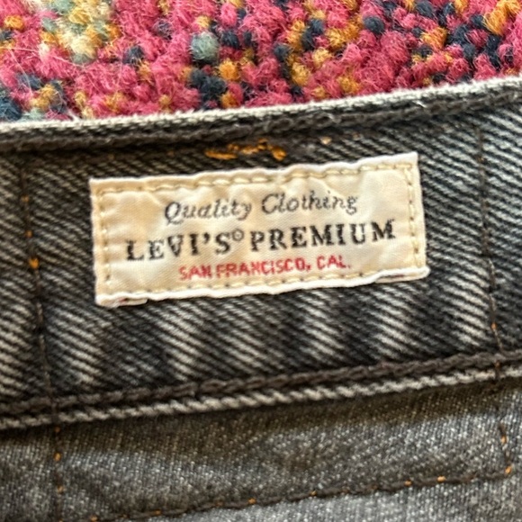 Levi's | Women’s grey Premium 501 button-fly straight leg jeans, size 24x30 - Picture 11 of 14